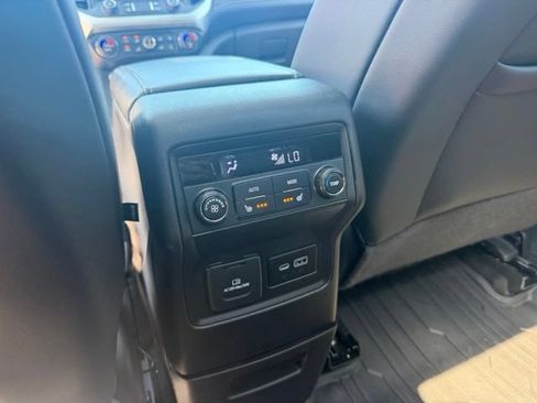 Used 2021 GMC Acadia SLT w/ Technology Package AWD/4WD image 15