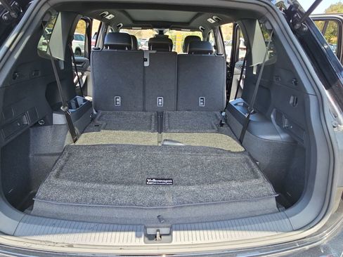 Certified 2023 Volkswagen Tiguan SE R-Line FWD image 14