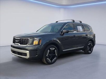 Used 2024 Kia Telluride EX w/ EX Captain's Chair Package
