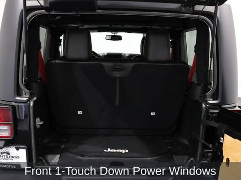 Used 2017 Jeep Wrangler Rubicon AWD/4WD image 12