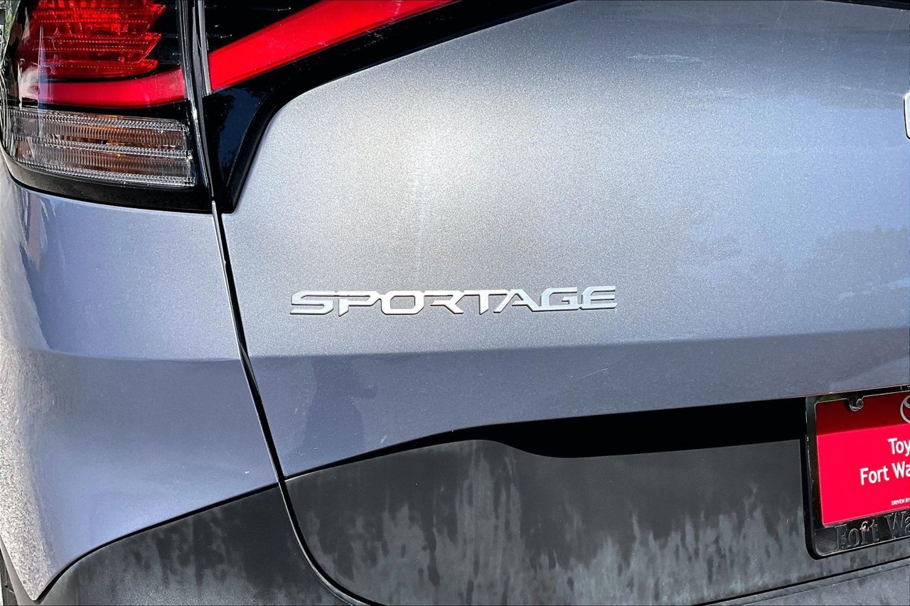 Used 2024 Kia Sportage EX FWD image 25