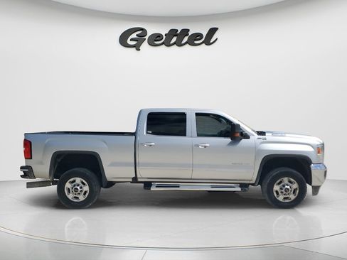 Used 2017 GMC Sierra 2500 SLE w/ Suspension Package, Off-Road AWD/4WD image 4