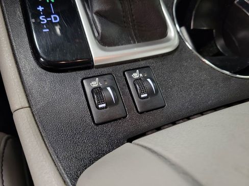 Used 2018 Toyota Highlander XLE AWD/4WD image 16