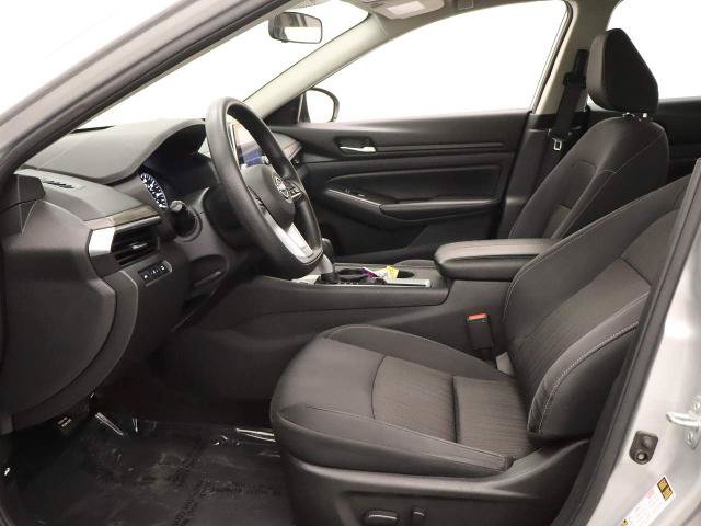 Used 2025 Nissan Altima 2.5 SV FWD image 33