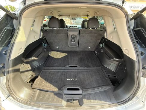 Used 2018 Nissan Rogue SV AWD/4WD image 6