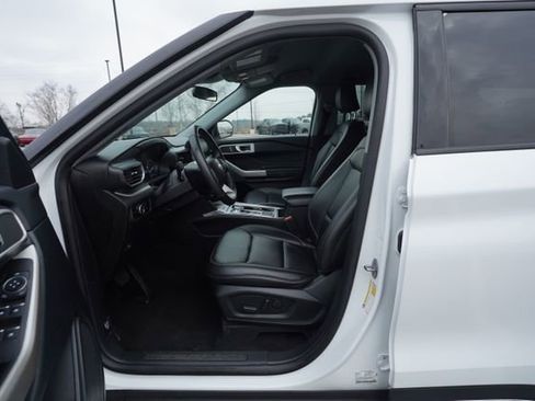 Used 2023 Ford Explorer XLT w/ Equipment Group 202A image 11
