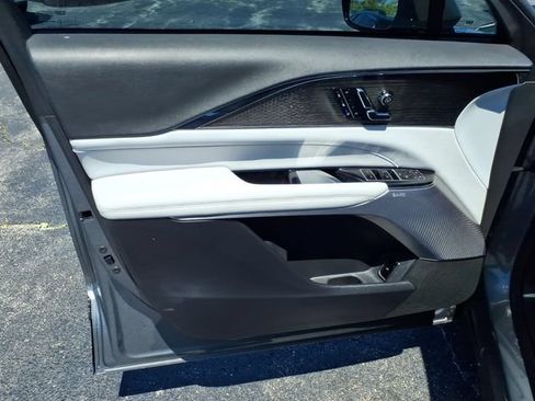 Used 2023 Cadillac Lyriq 2WD image 25