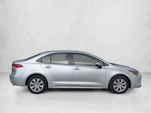 Used 2021 Toyota Corolla LE FWD image 4