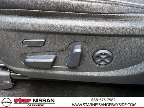 Used 2023 Hyundai Santa Fe Limited AWD/4WD image 16