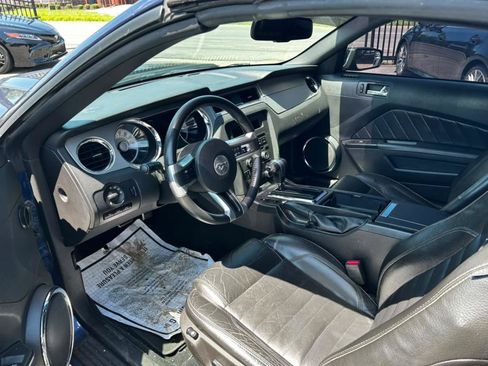 Used 2010 Ford Mustang GT RWD image 12