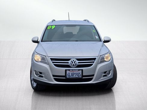Used 2009 Volkswagen Tiguan SE AWD/4WD image 2