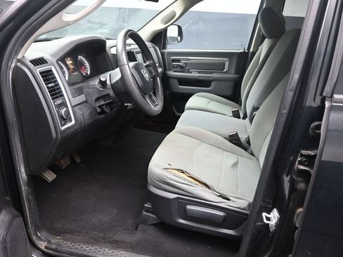 Used 2015 RAM 1500 Classic SLT RWD image 13