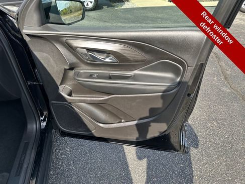 Used 2024 GMC Terrain SLT image 38
