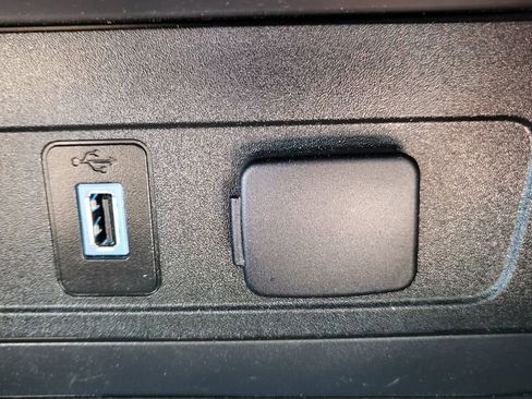 Used 2019 Ford Escape Titanium image 36