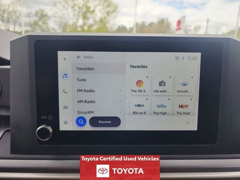 Used 2025 Toyota 4Runner SR5 AWD/4WD image 18