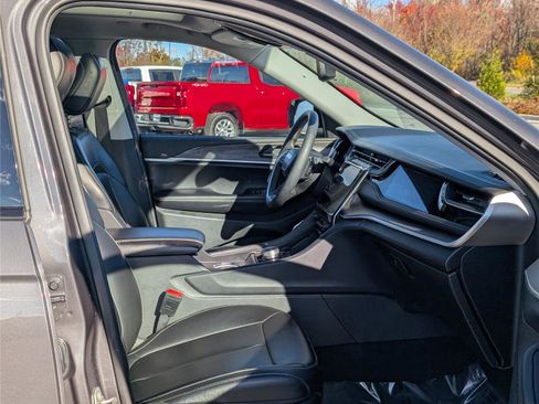 Used 2023 Jeep Grand Cherokee 4xe image 11