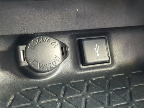 Used 2020 Toyota RAV4 XLE image 21