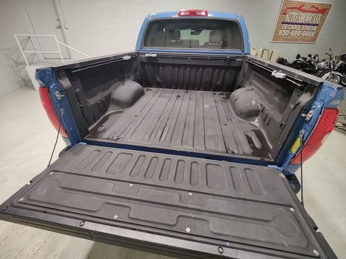 Used 2019 Toyota Tundra Limited w/ Limited Premium Package image 9