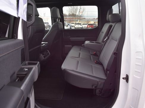 Used 2024 Ford F150 Lightning Lariat image 41