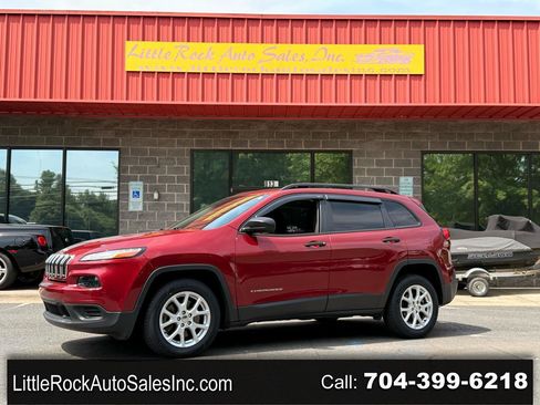 Used 2017 Jeep Cherokee Sport FWD image 1