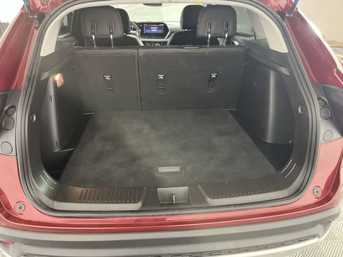 Used 2025 Chevrolet Trax LT w/ LT Convenience Package image 27