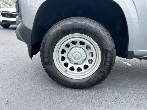 Used 2025 Chevrolet Colorado W/T w/ Advanced Trailering Package image 9