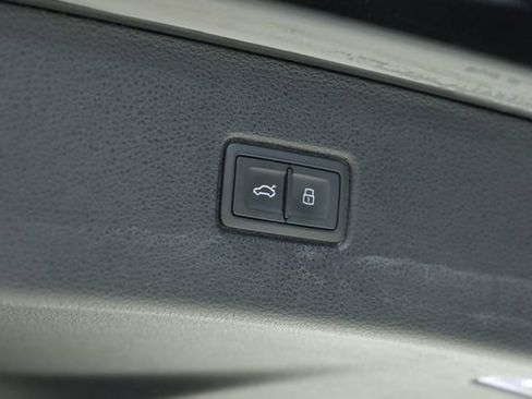 Used 2023 Audi Q7 3.0T Prestige AWD/4WD image 38