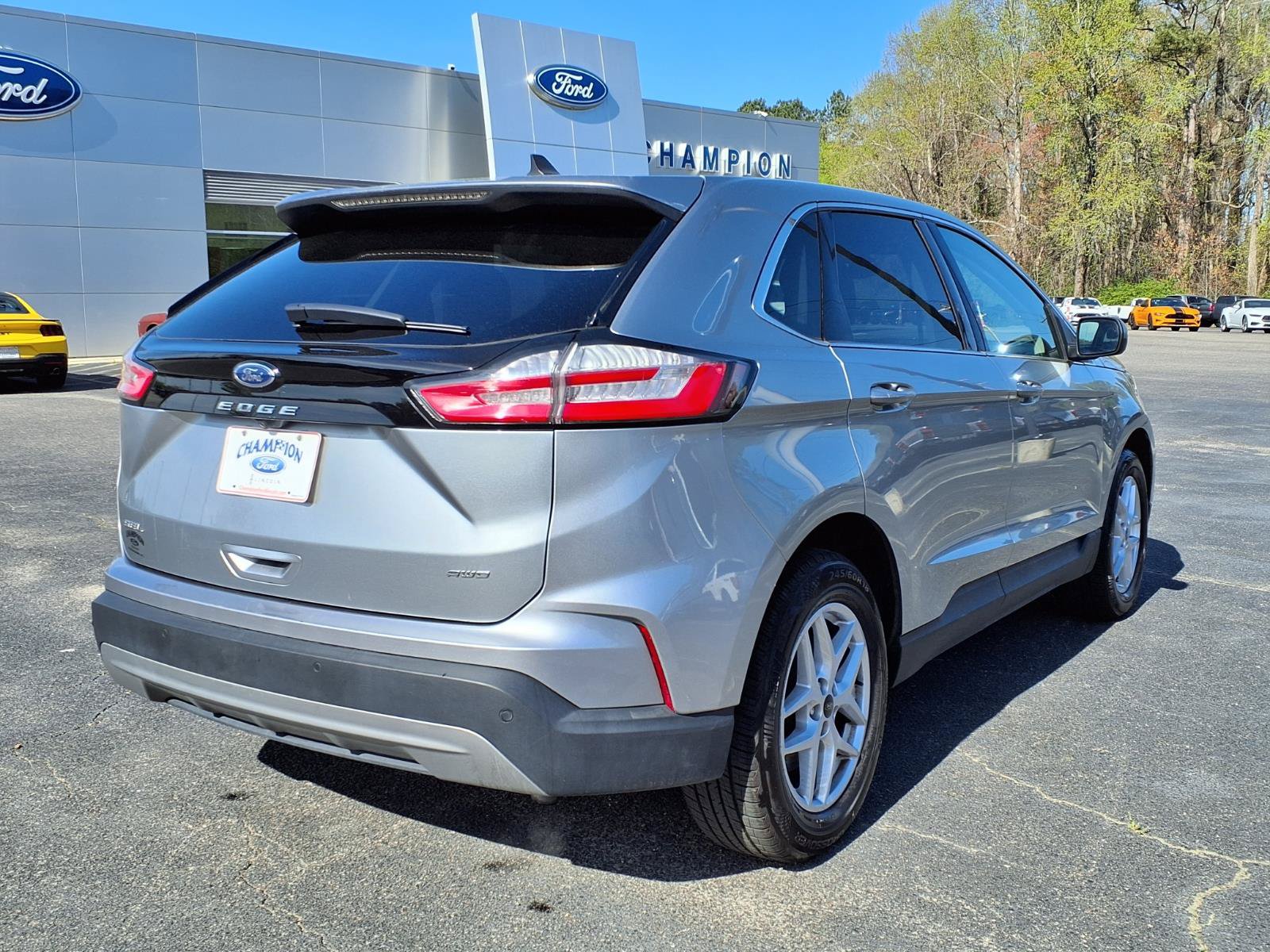 Used 2024 Ford Edge SEL AWD/4WD image 25