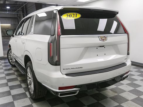 Used 2021 Cadillac Escalade Premium Luxury w/ Performance Package image 12