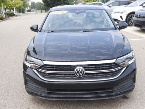 Used 2022 Volkswagen Jetta SE w/ Panoramic Sunroof Package image 9