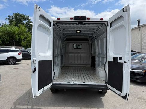 Used 2025 RAM ProMaster 2500 w/ Convenience Group FWD image 25