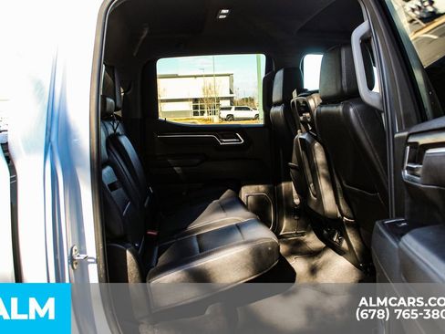 Used 2025 GMC Sierra 1500 SLT image 17