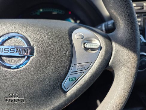 Used 2017 Nissan Leaf S w/ Charge Package FWD image 19