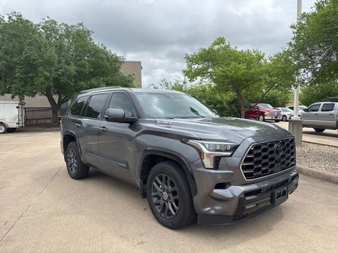 Used 2024 Toyota Sequoia Platinum image 3