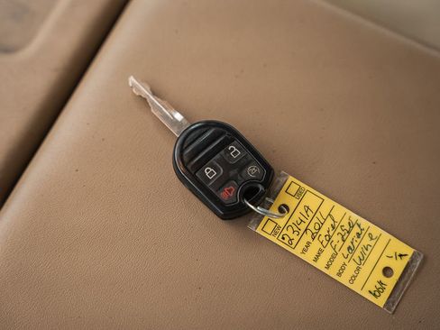 Used 2011 Ford F250 Lariat w/ Chrome Pkg image 47