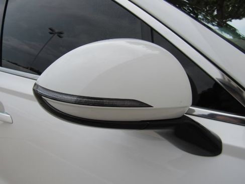 Used 2022 Genesis GV70 2.5T AWD/4WD image 22