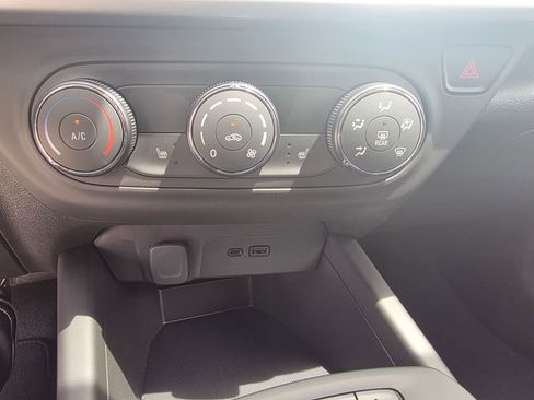 New 2026 Chevrolet Trax LS w/ LS Convenience Package FWD image 18