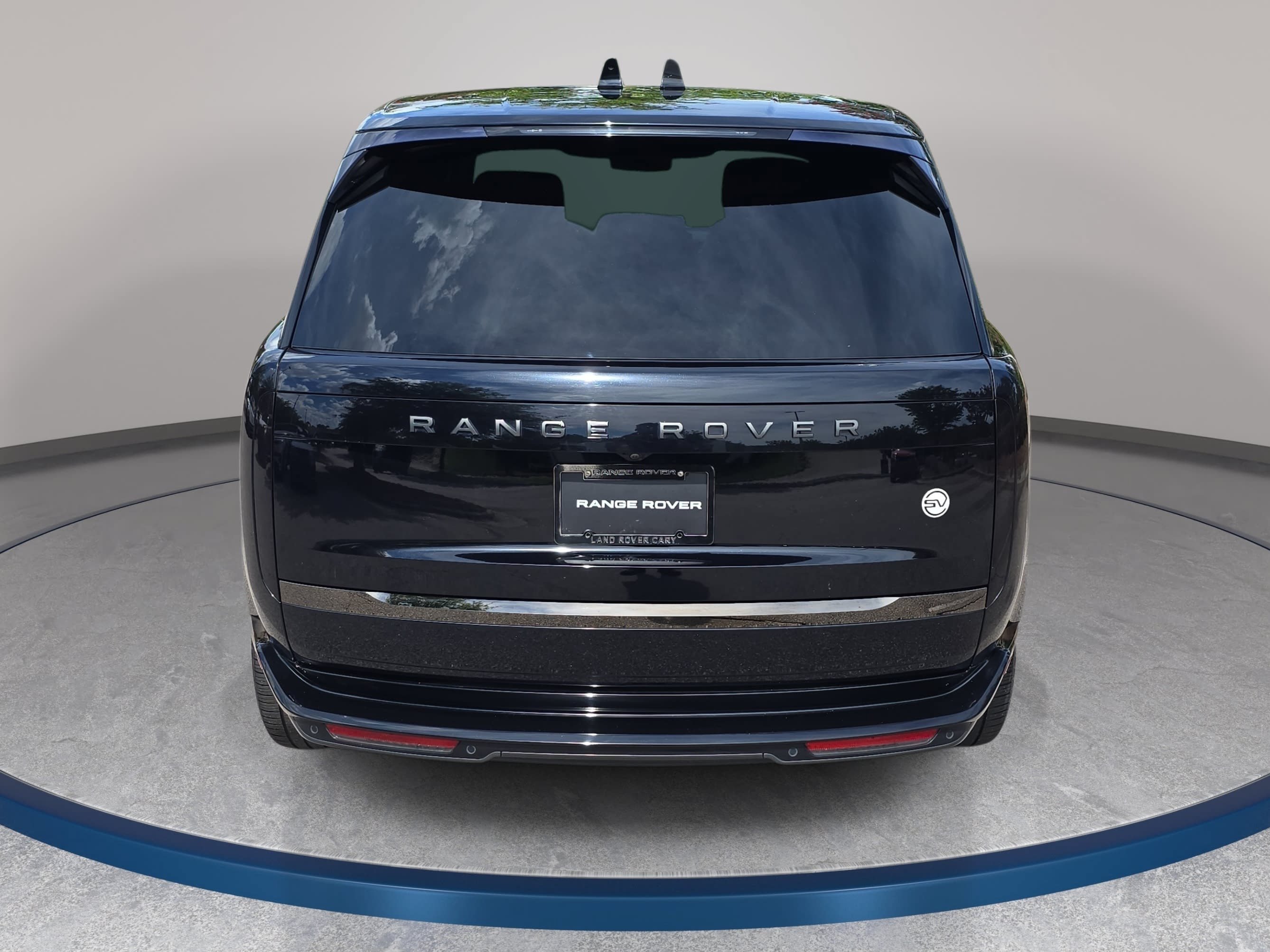 Used 2024 Land Rover Range Rover SV AWD/4WD image 6