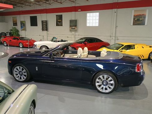 Used 2016 Rolls-Royce Dawn RWD image 3