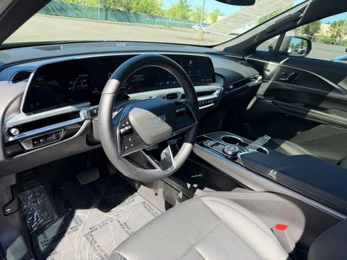 Used 2024 Cadillac Lyriq Sport AWD/4WD image 15