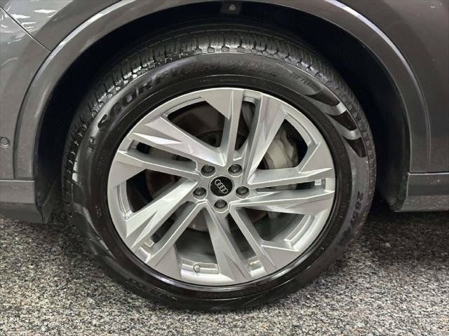 Used 2023 Audi Q7 3.0T Premium w/ Convenience Package AWD/4WD image 7