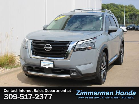 Used 2022 Nissan Pathfinder Platinum w/ Cargo Package AWD/4WD image 25