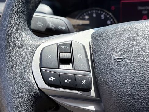 Used 2024 Ford Explorer XLT w/ Equipment Group 202A AWD/4WD image 13