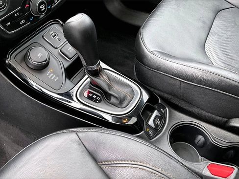 Used 2018 Jeep Compass Limited w/ Navigation Group image 17