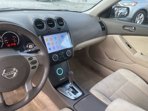 Used 2010 Nissan Altima 2.5 S FWD image 16