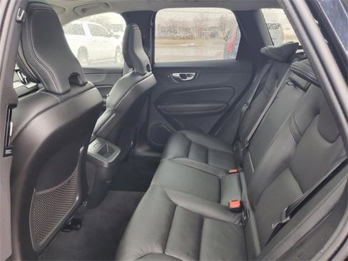 Used 2025 Volvo XC60 B5 Plus image 28