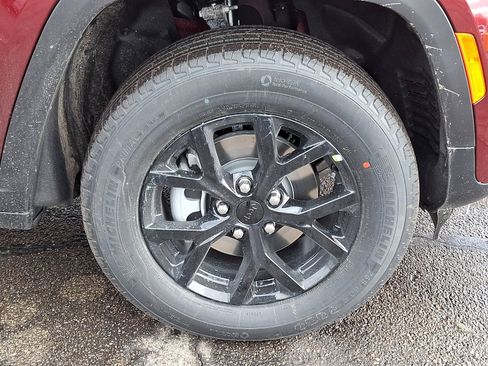 New 2026 Jeep Grand Cherokee Altitude AWD/4WD image 8