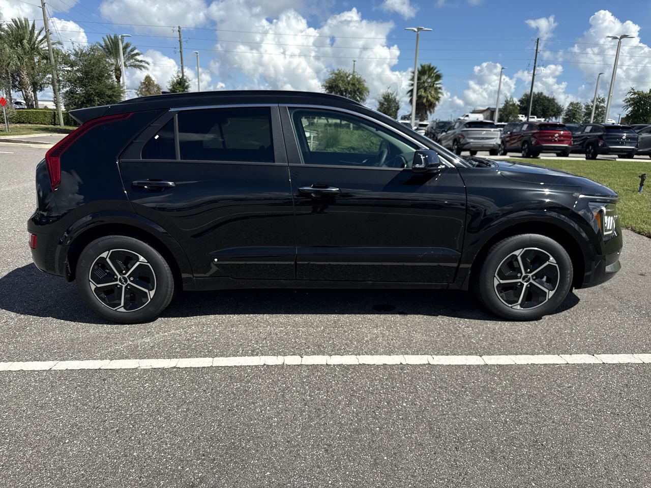 New 2026 Kia Niro FWD image 2