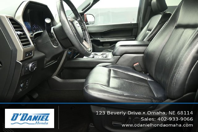 Used 2019 Ford Expedition XLT w/ Equipment Group 202A AWD/4WD image 25