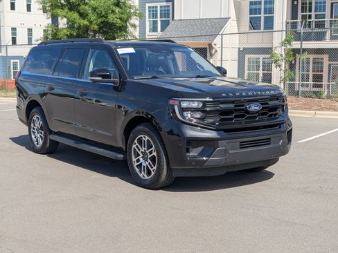 Certified 2025 Ford Expedition Max Active RWD image 2